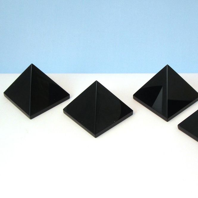 Hovedbilde Obsidian Sort Pyramide 50x50 ...