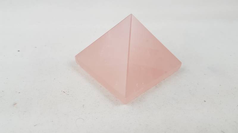 Rosenkvarts Pyramide 50x50mm