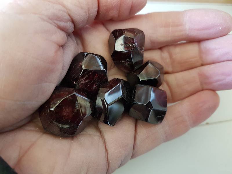 granat - garnet - fasettslipt