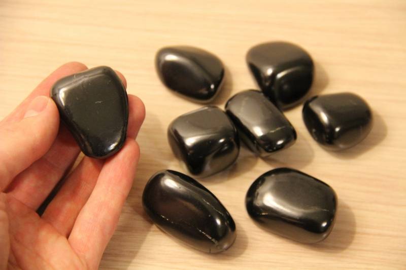 Shungite trommelsten - tumbled stones 20-30 mm