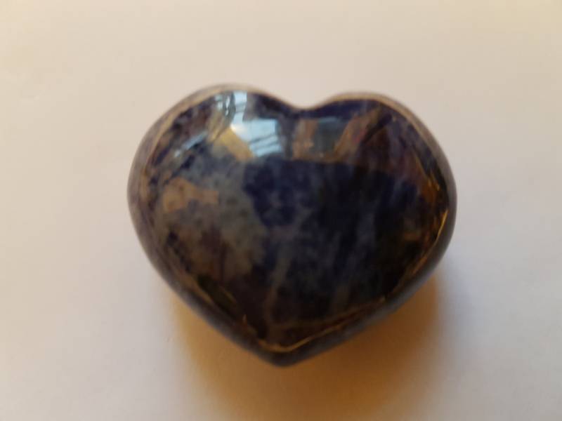 Krystallhjerte lite - Sodalitt 35x30x20mm i eske