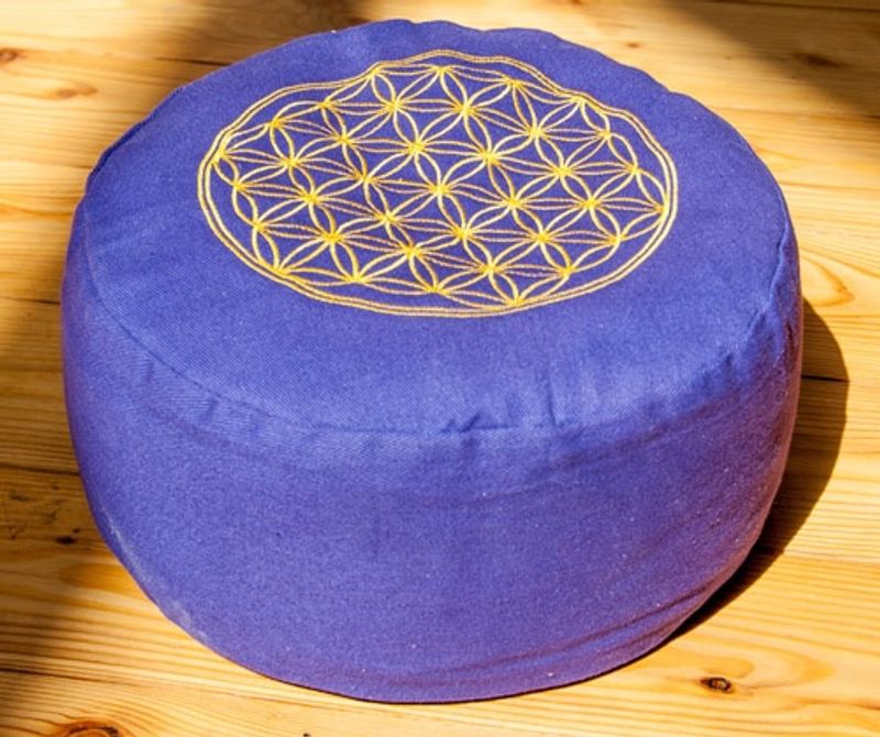 Meditasjonspute Livets Blomst lilla - Flower of Life Meditation